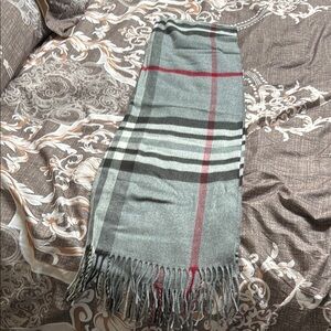 Gray Plaid Scarf with Fringe